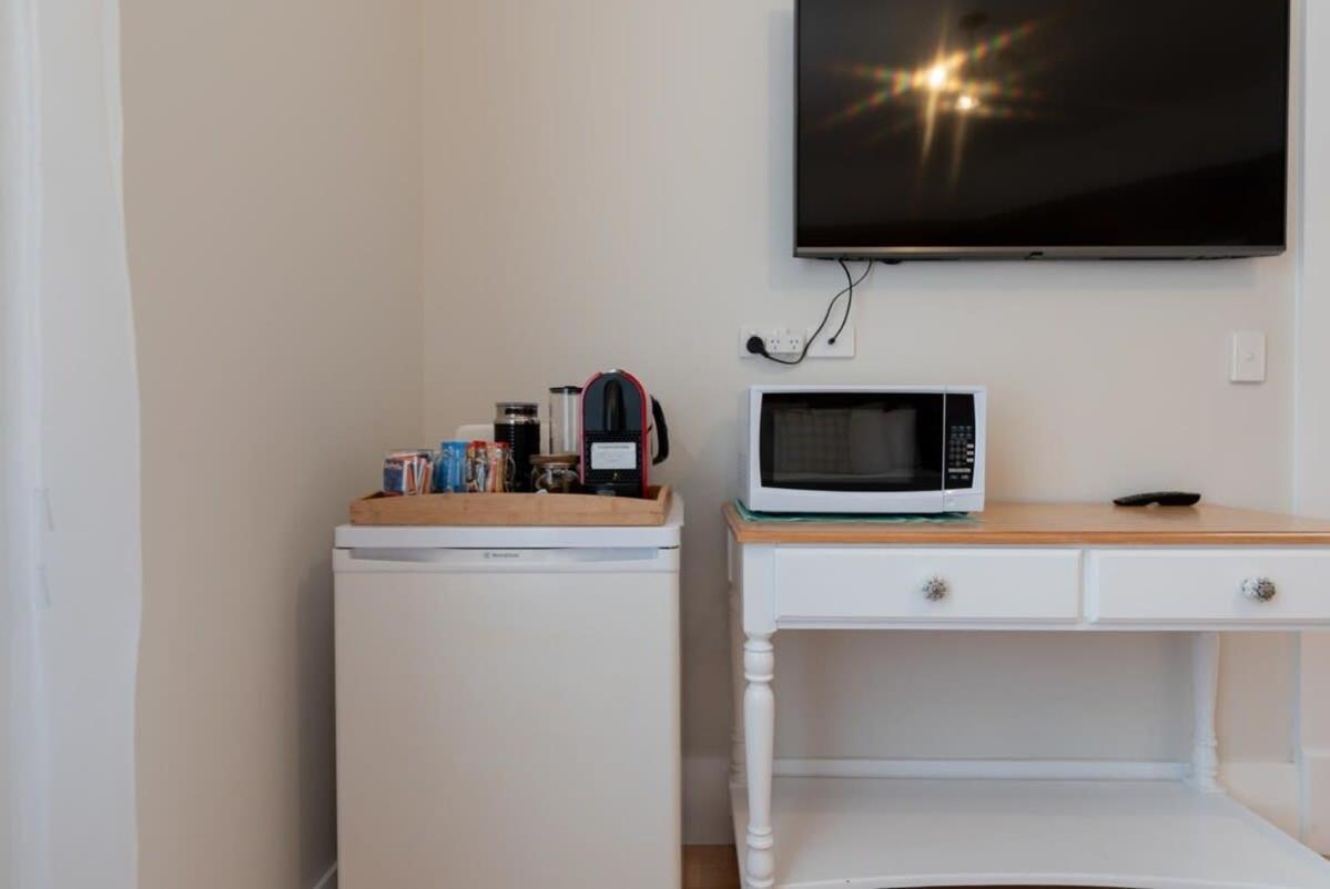 Cosy Accommodation Moments From The Centre Of Town With Wifi Launceston Exterior photo