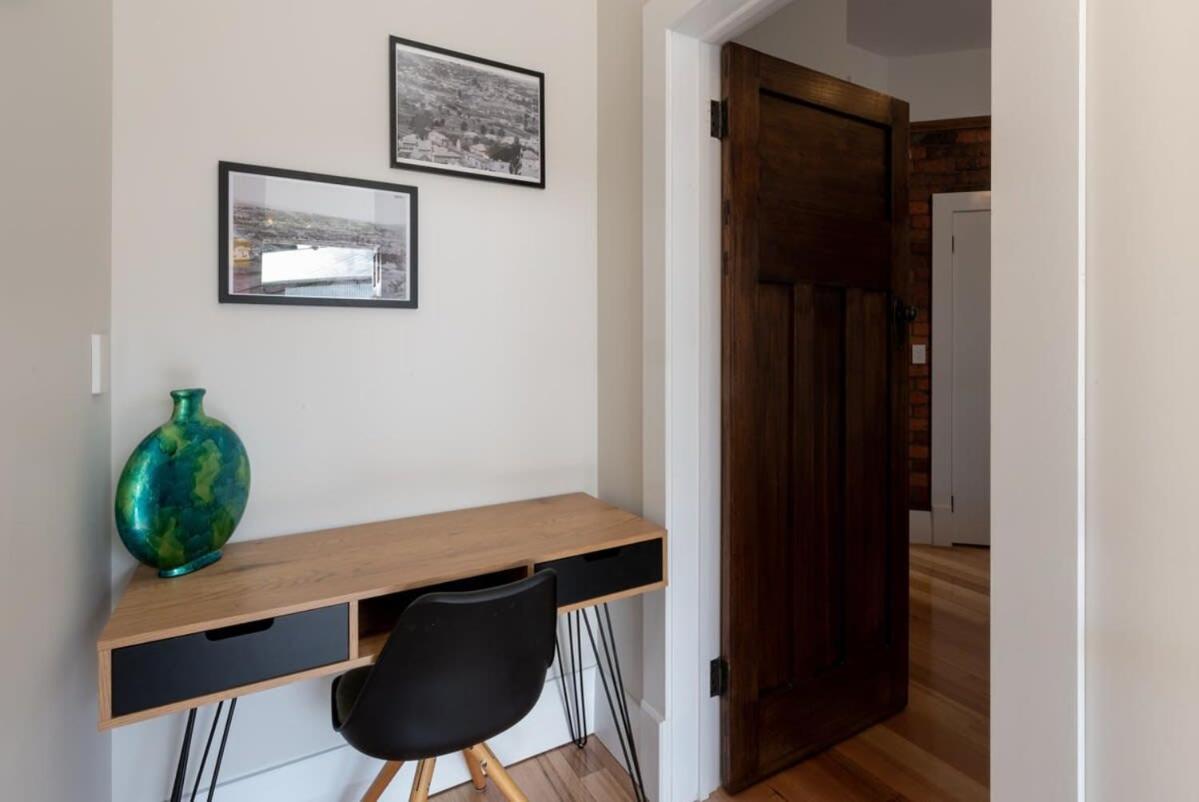 Cosy Accommodation Moments From The Centre Of Town With Wifi Launceston Exterior photo